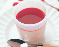 イチゴのプリン。色が鮮やかできれい