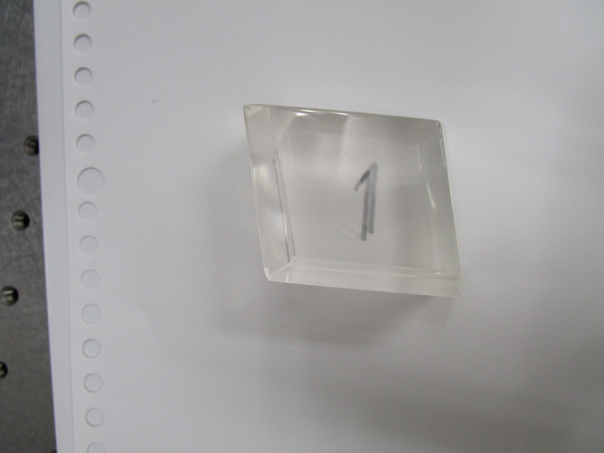 人工の方解石「光」